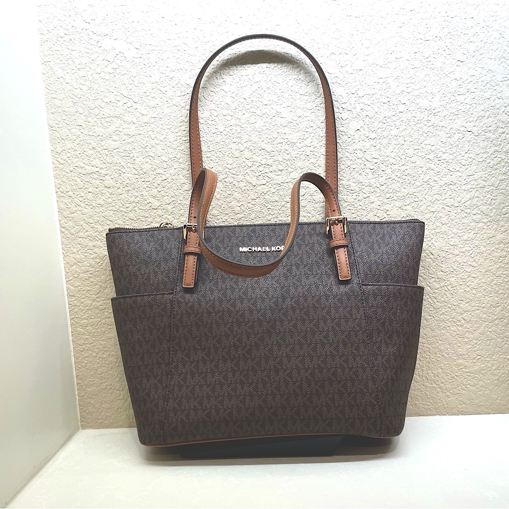 Michael Kors Large Too Zip Tote in Brown Signature